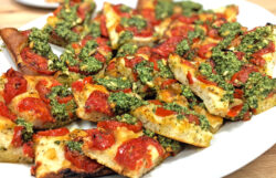 Schiacciatella (pan de pizza) con tomate