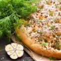 Schiacciatella (pan de pizza) con ajo